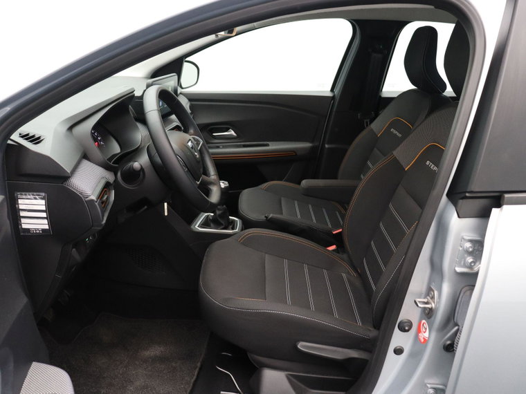 Vehicle Image 18