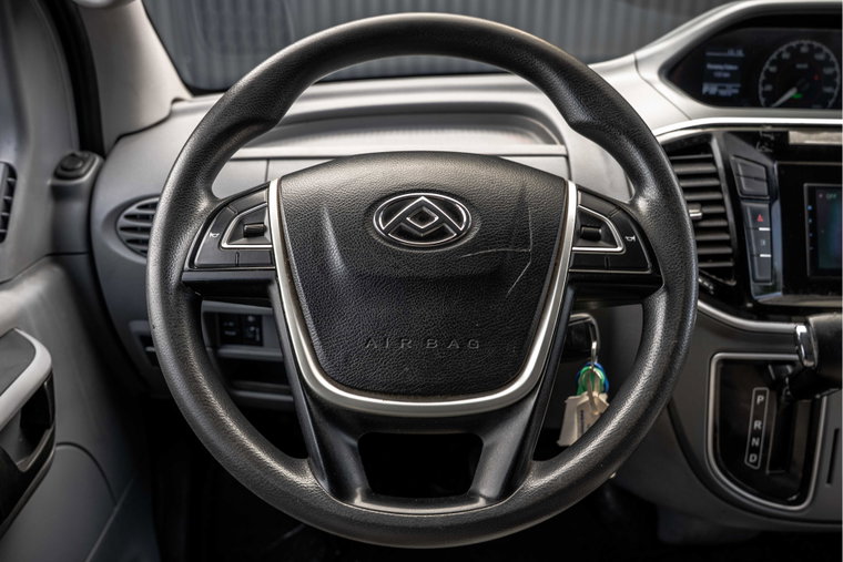 Vehicle Image 13