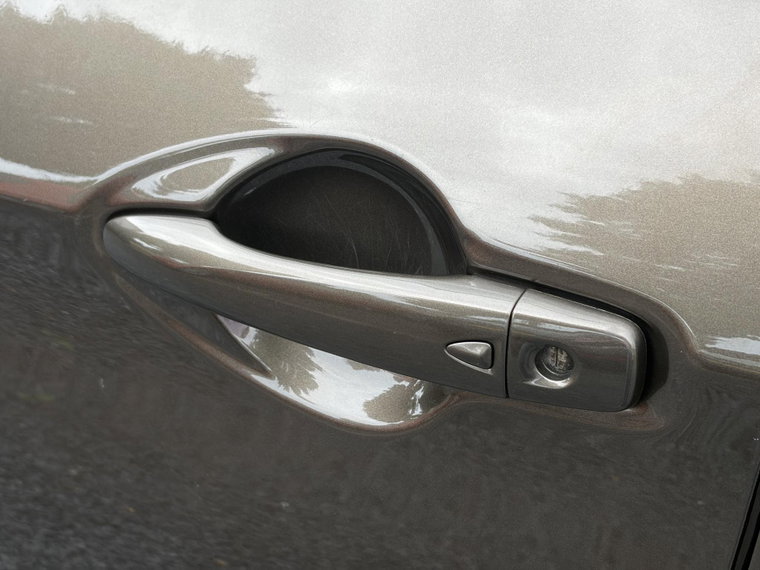 Vehicle Image 24