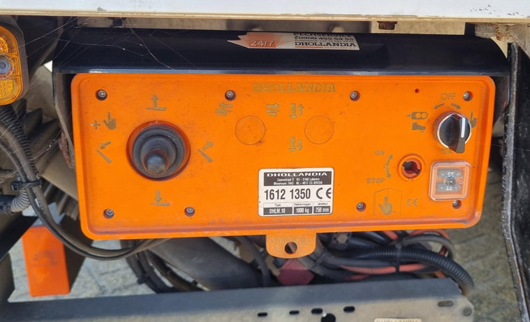Vehicle Image 15