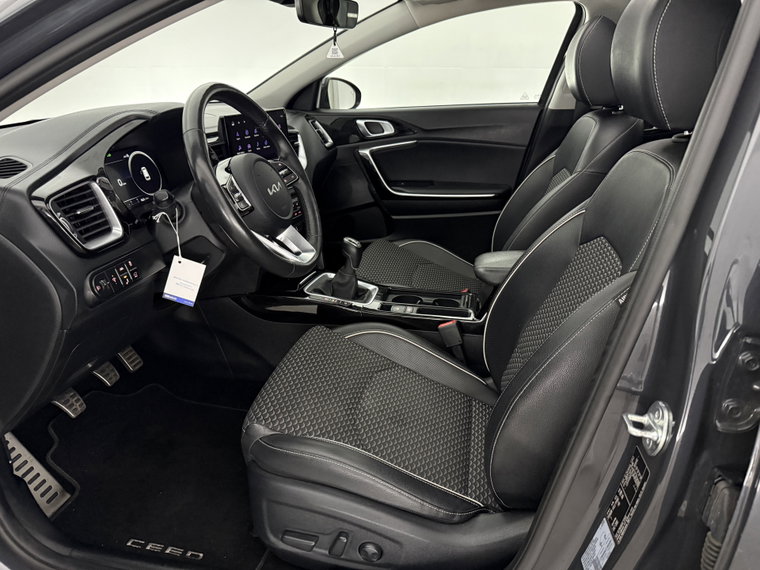 Vehicle Image 40