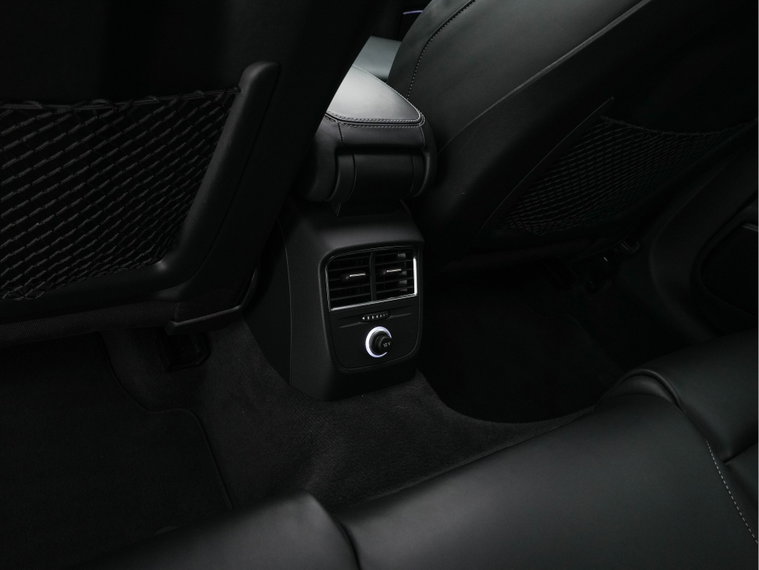 Vehicle Image 28