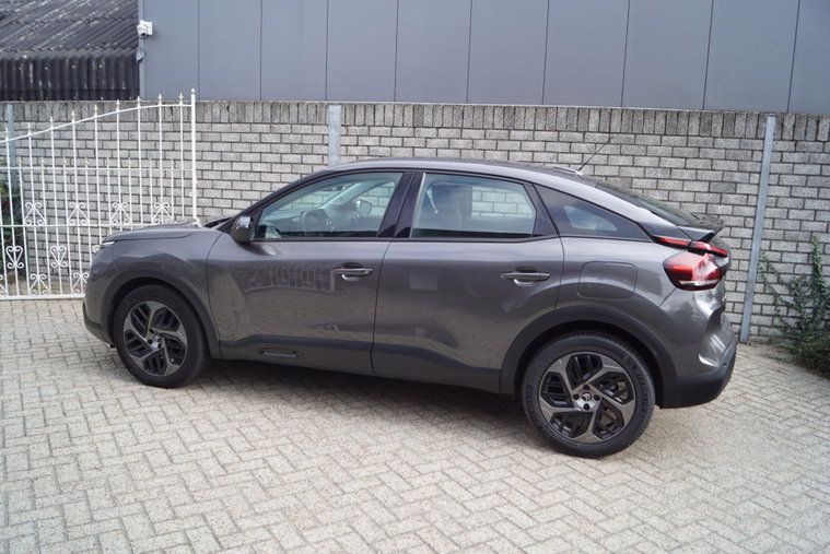 Vehicle Image 23