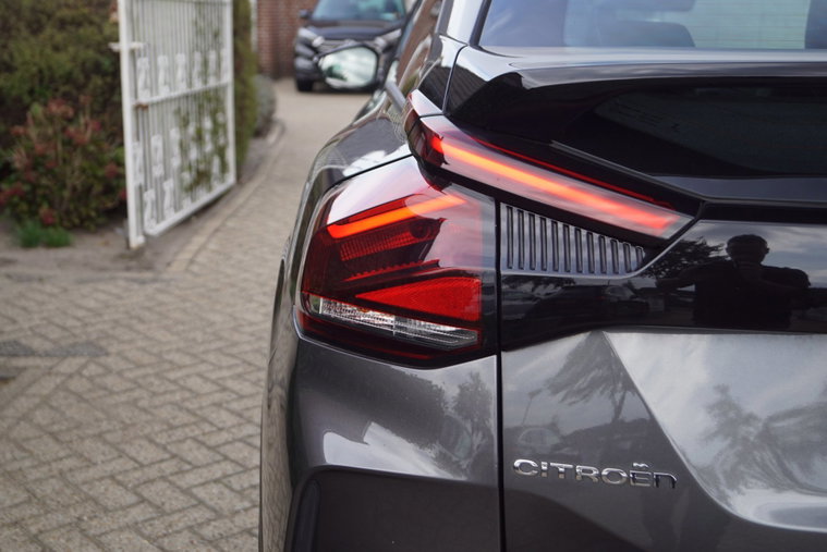Vehicle Image 33