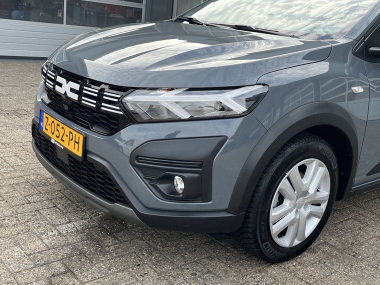Vehicle Image 21