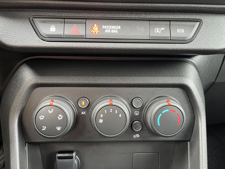 Vehicle Image 28