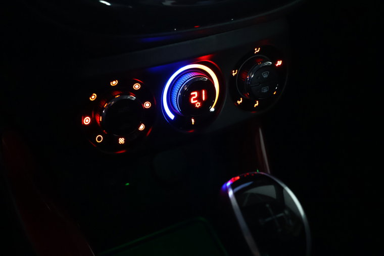 Vehicle Image 23