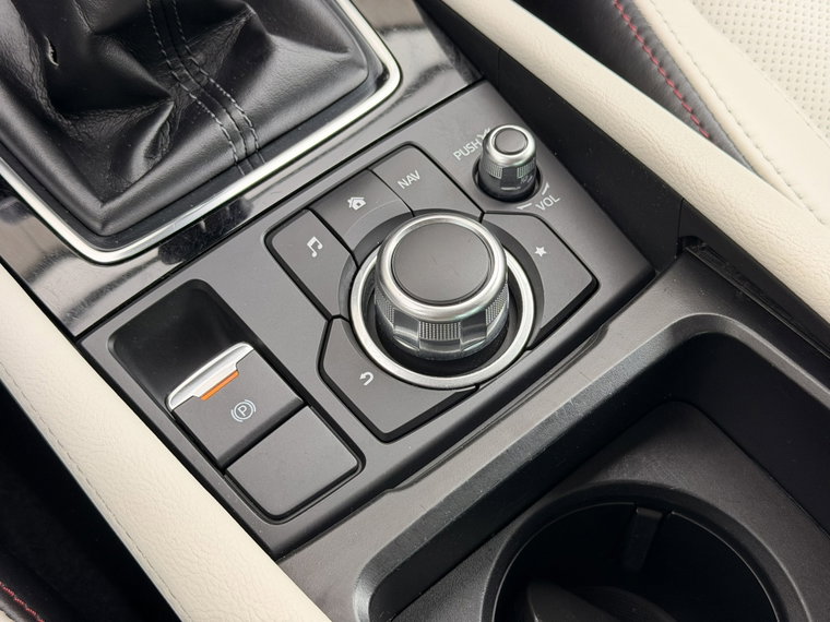 Vehicle Image 24