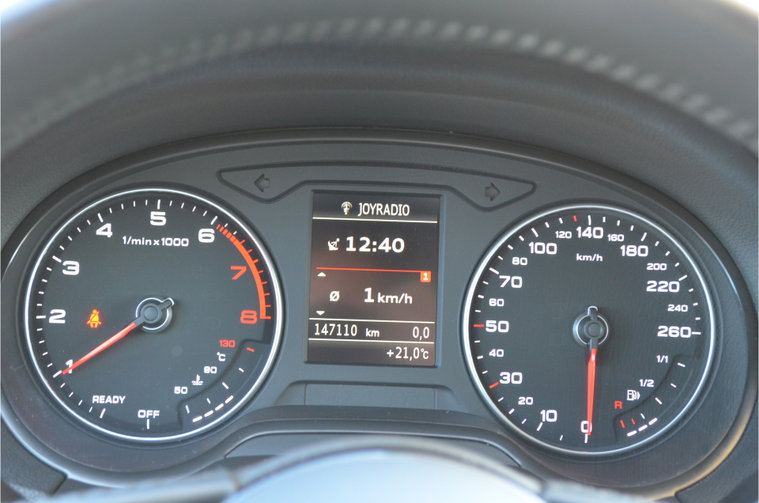 Vehicle Image 25