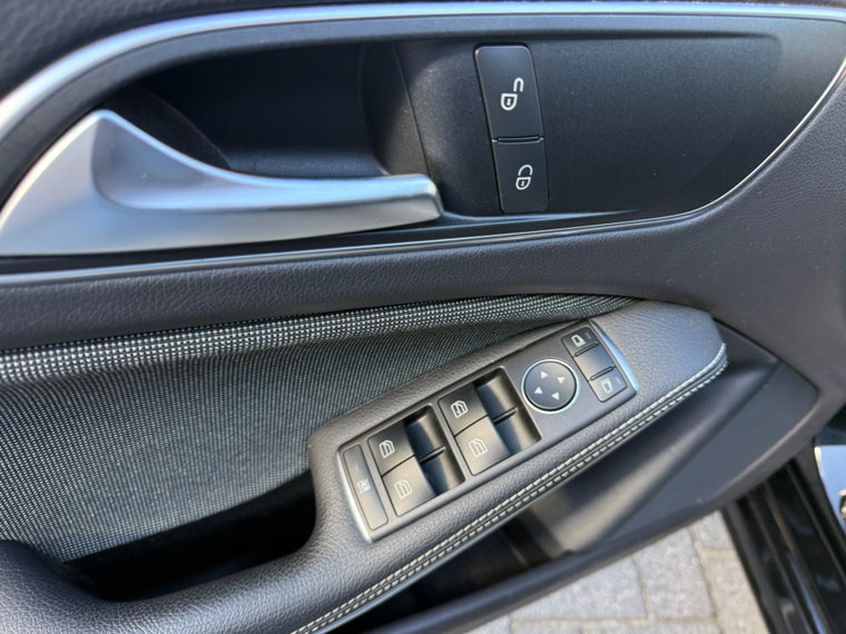 Vehicle Image 28