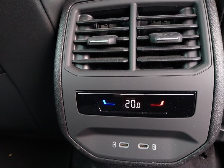 Vehicle Image 42