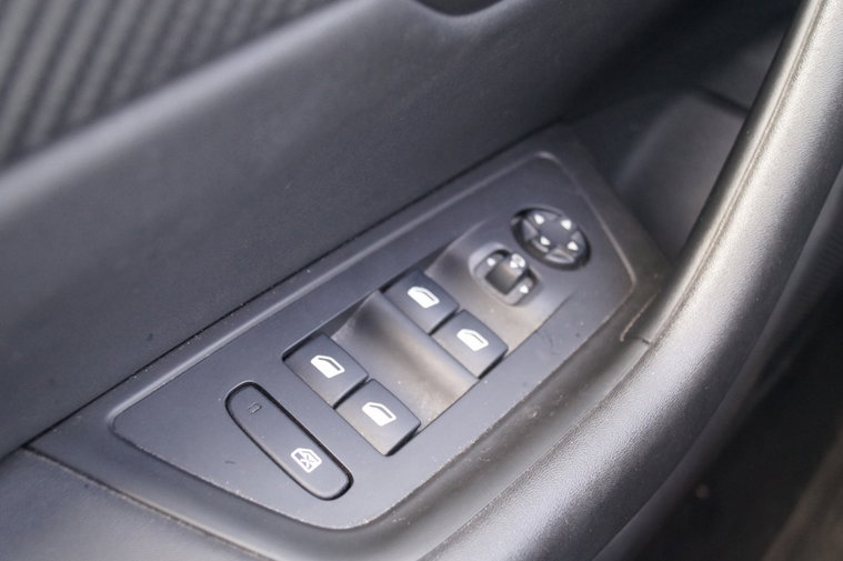 Vehicle Image 26