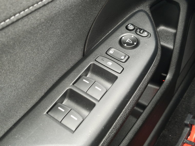 Vehicle Image 24