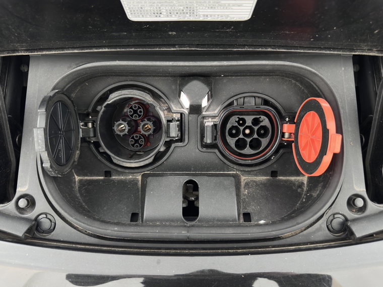Vehicle Image 22