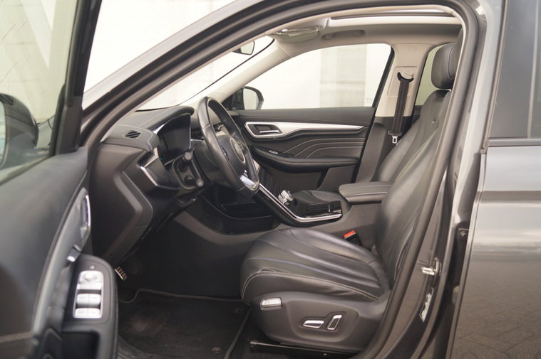Vehicle Image 8