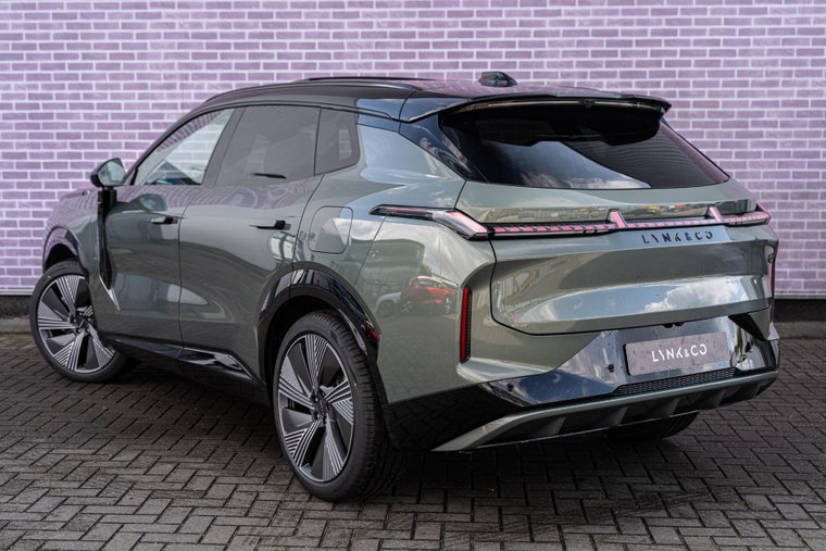 Vehicle Image 16