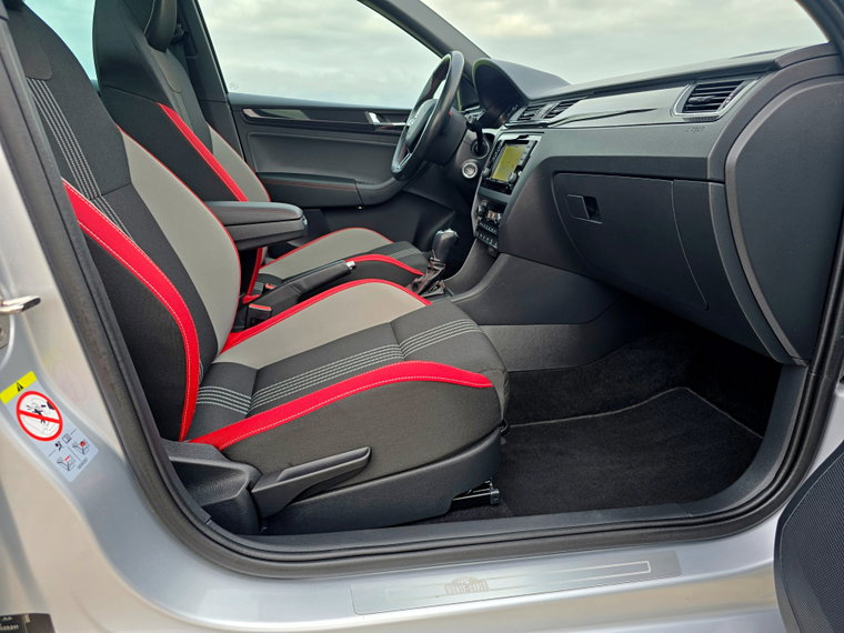 Vehicle Image 14