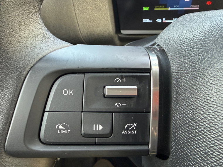Vehicle Image 26