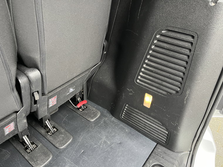 Vehicle Image 28