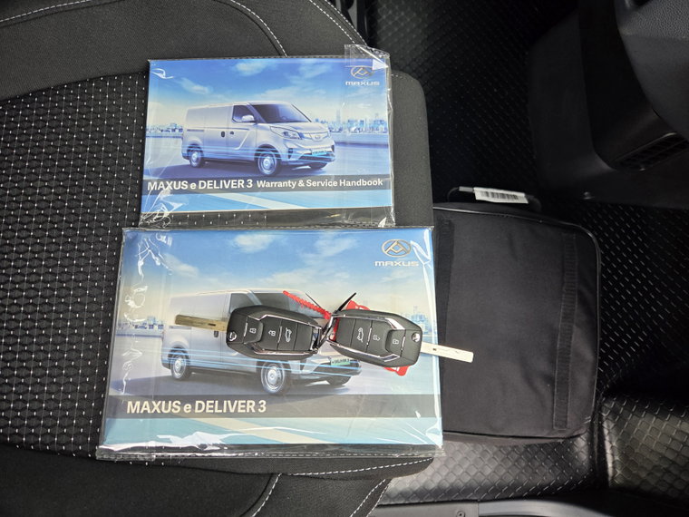 Vehicle Image 25