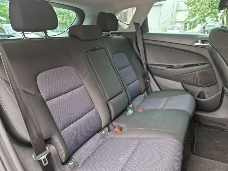 Vehicle Image 25