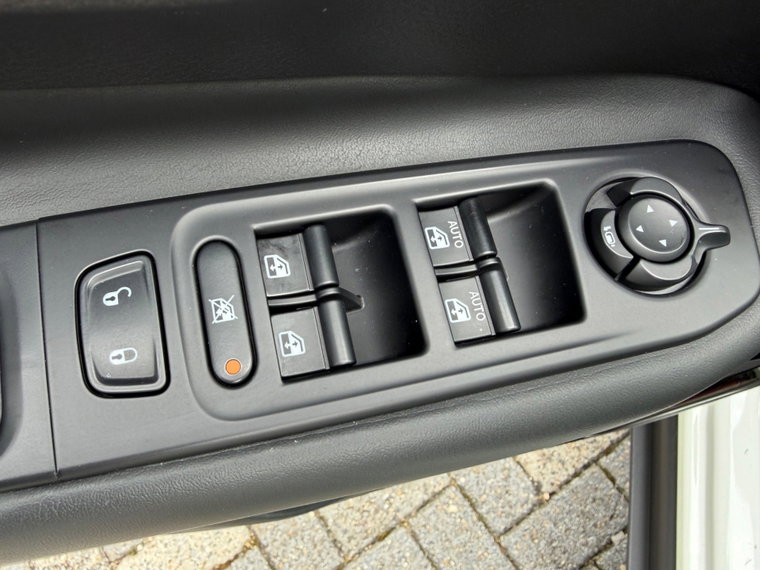Vehicle Image 34