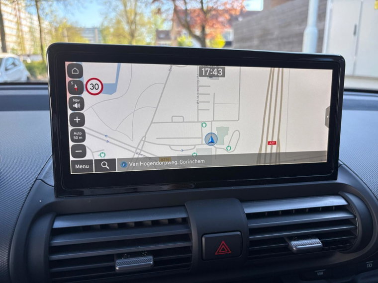 Vehicle Image 21