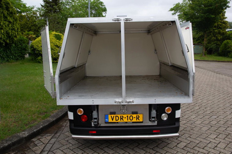 Vehicle Image 15