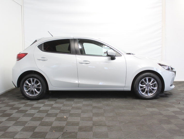 Vehicle Image 15