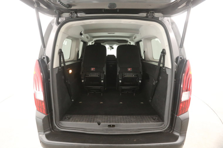 Vehicle Image 26