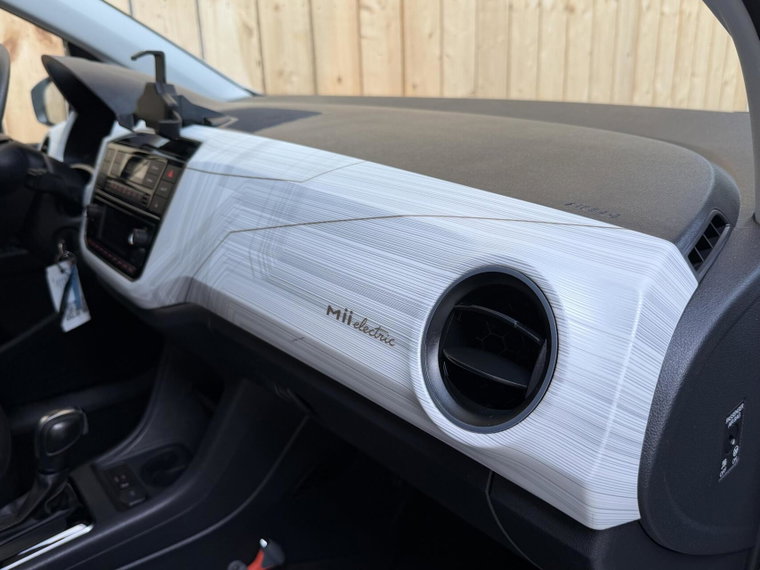 Vehicle Image 40