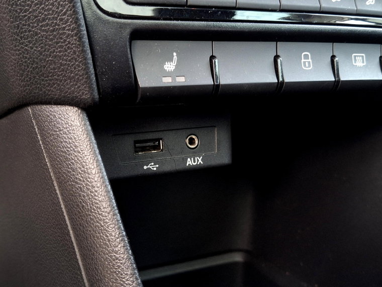 Vehicle Image 24
