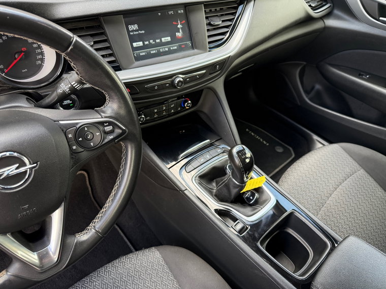Vehicle Image 32