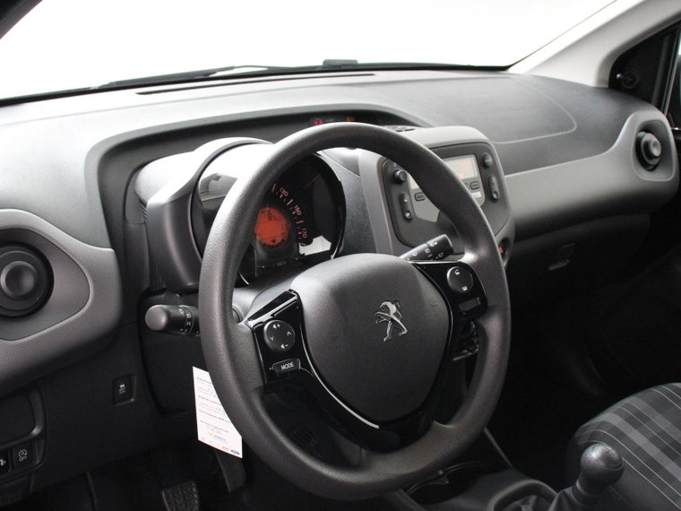 Vehicle Image 23
