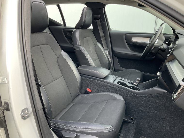 Vehicle Image 26