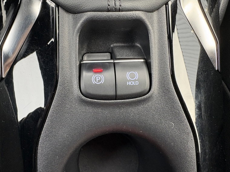 Vehicle Image 25