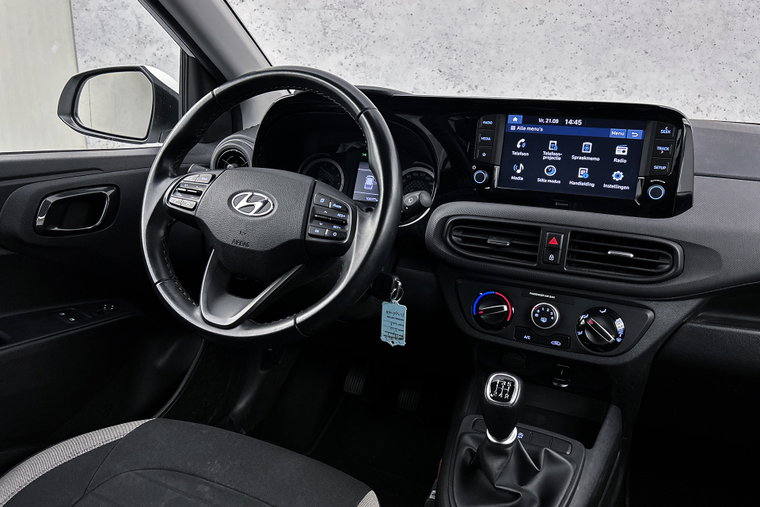 Vehicle Image 12