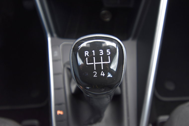 Vehicle Image 25