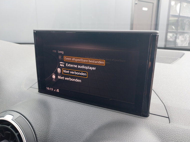 Vehicle Image 38