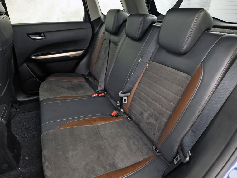 Vehicle Image 14