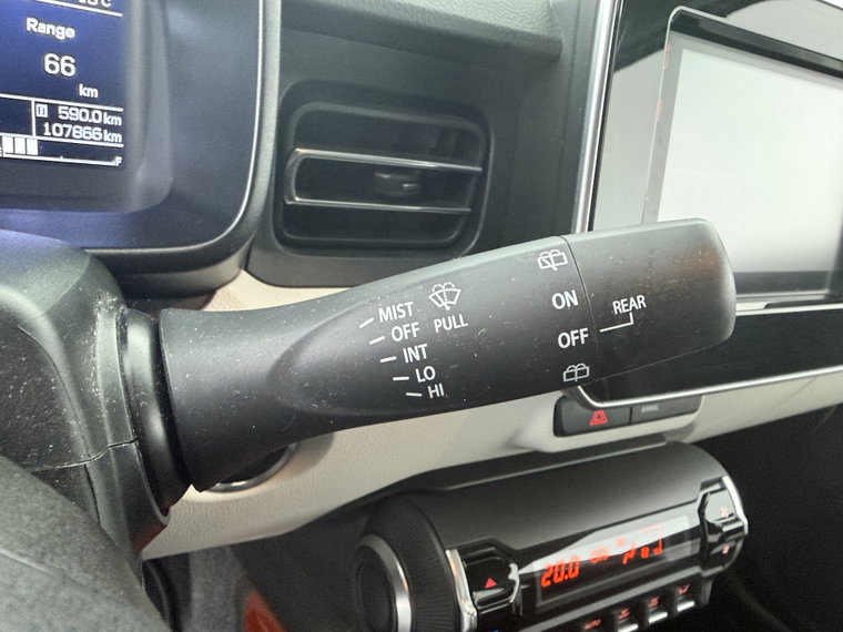 Vehicle Image 25