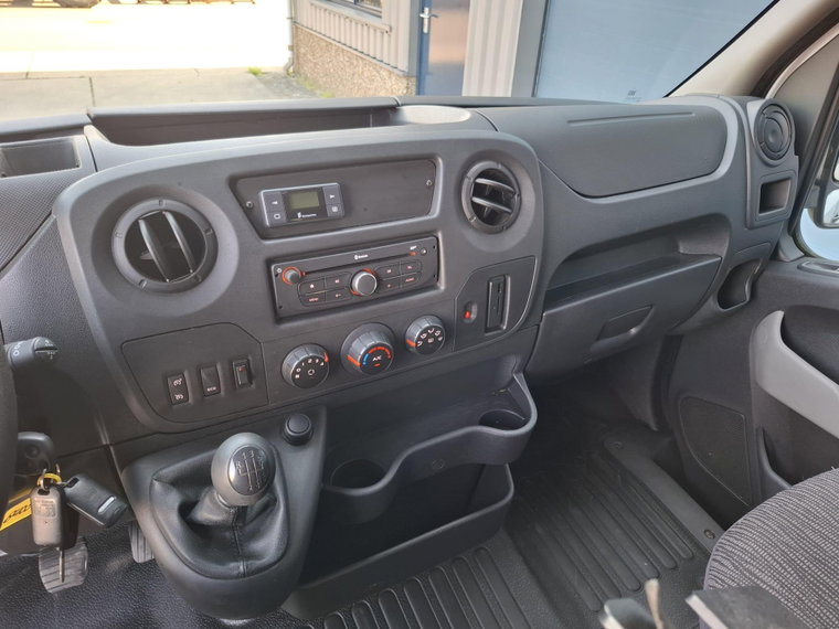 Vehicle Image 29