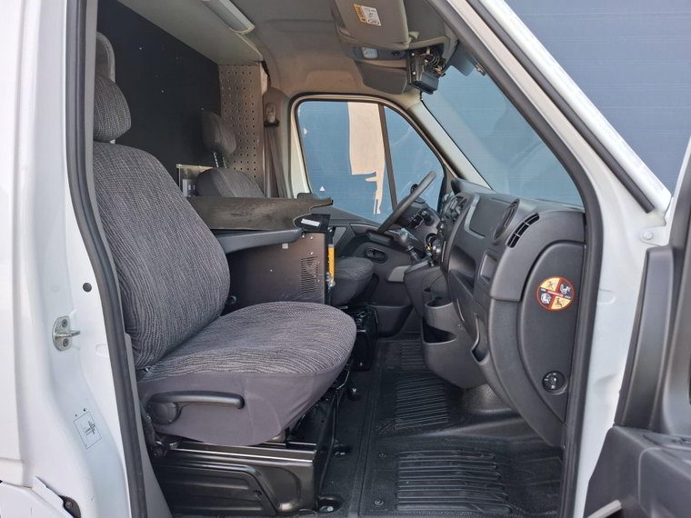 Vehicle Image 37