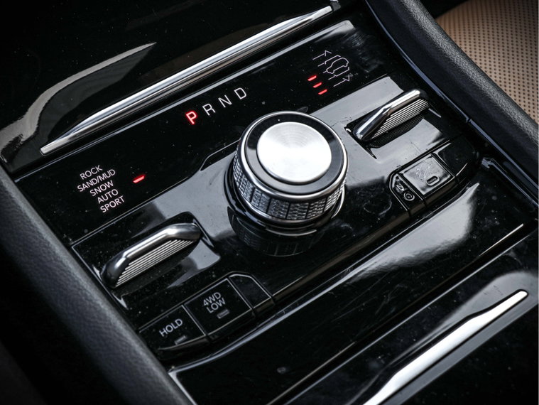 Vehicle Image 18