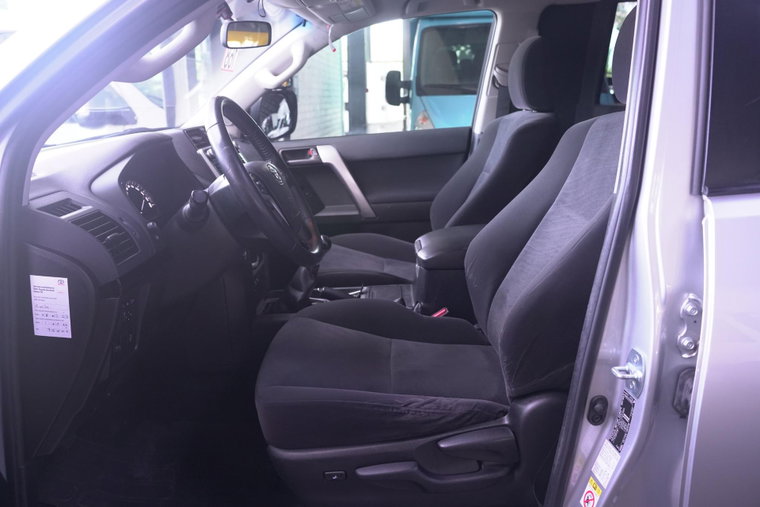 Vehicle Image 21
