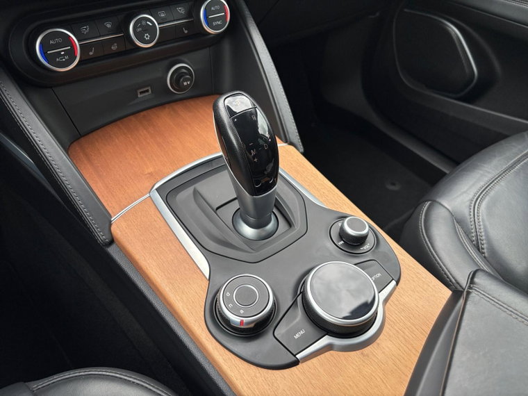 Vehicle Image 24