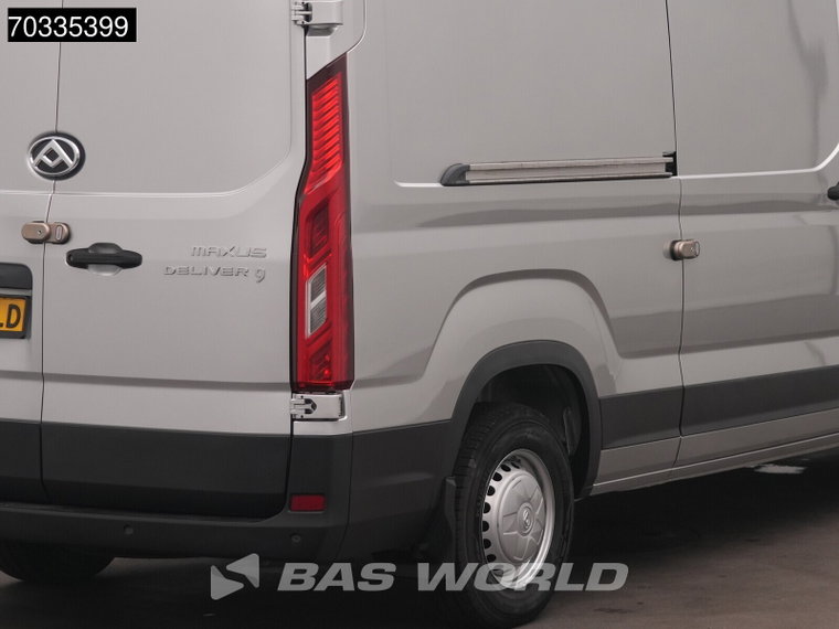 Vehicle Image 37