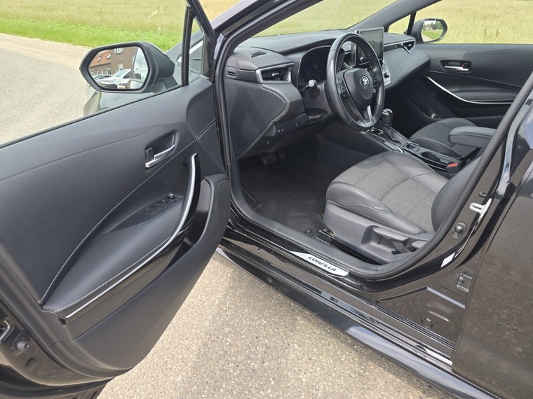 Vehicle Image 26