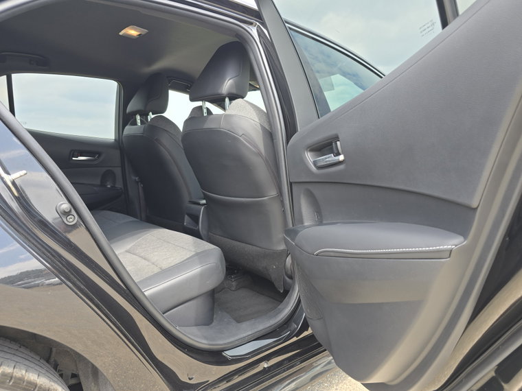 Vehicle Image 32