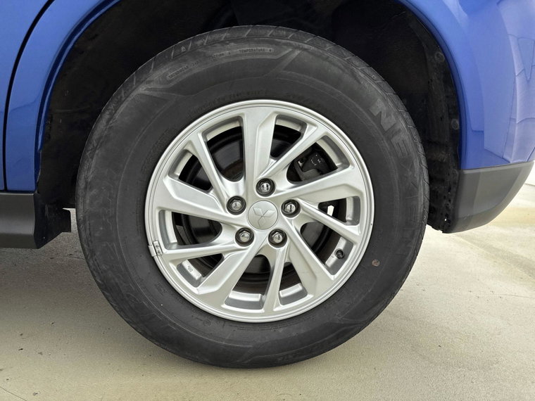 Vehicle Image 30